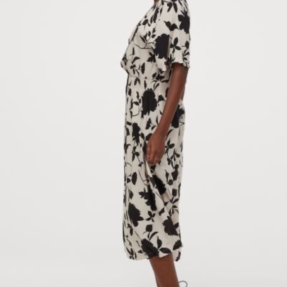 H&M Calf Length Floral Dress - Picture 2 of 6